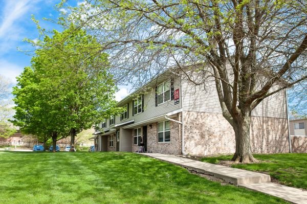 602 Hillview St.
