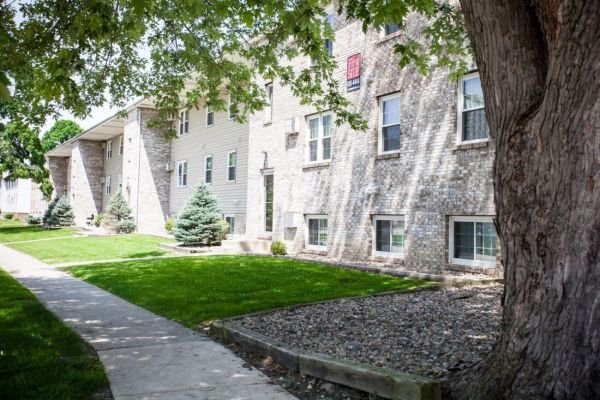 104 W. Cherry St 