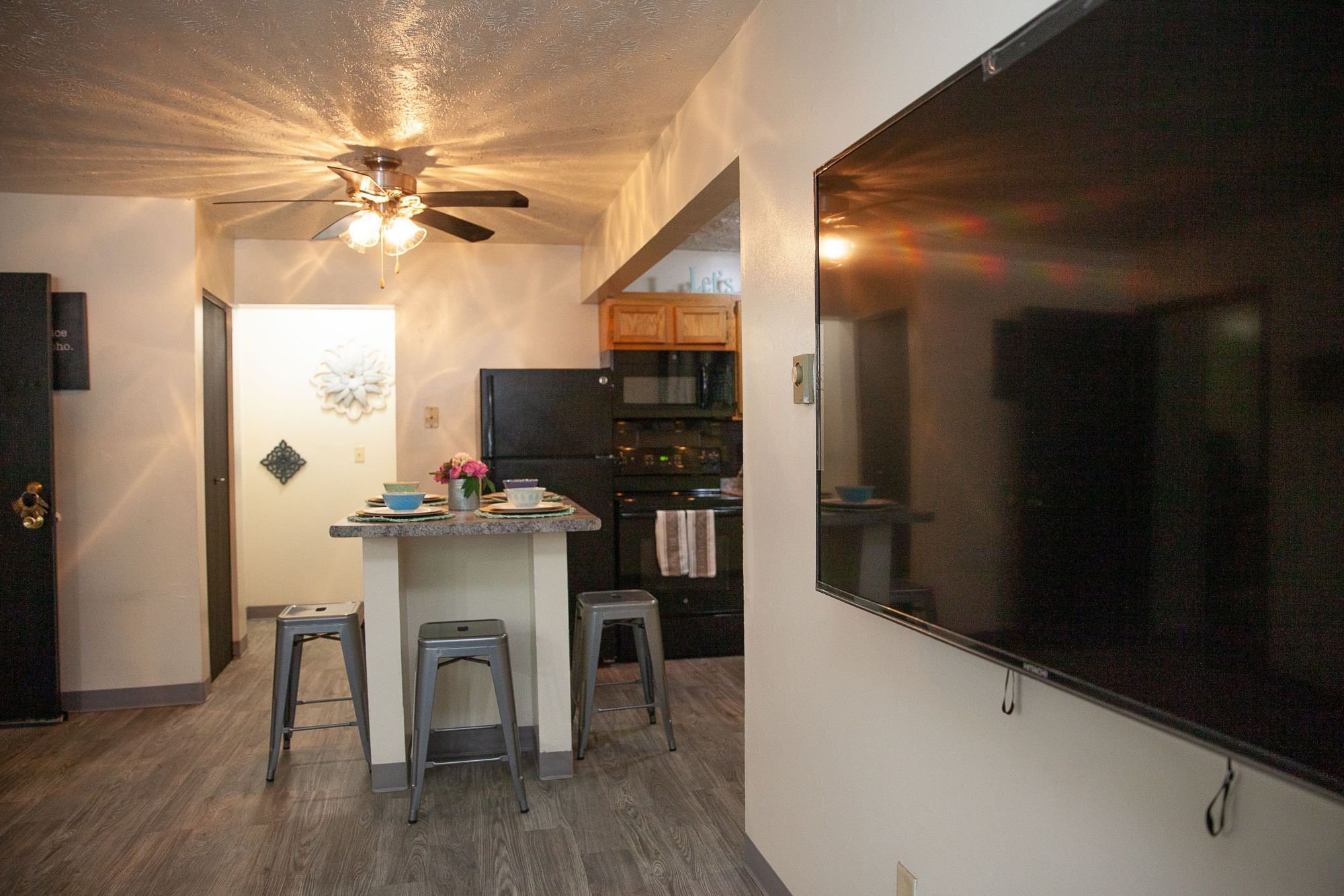 114 W Willow