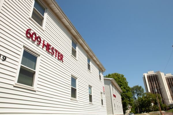 609 Hester