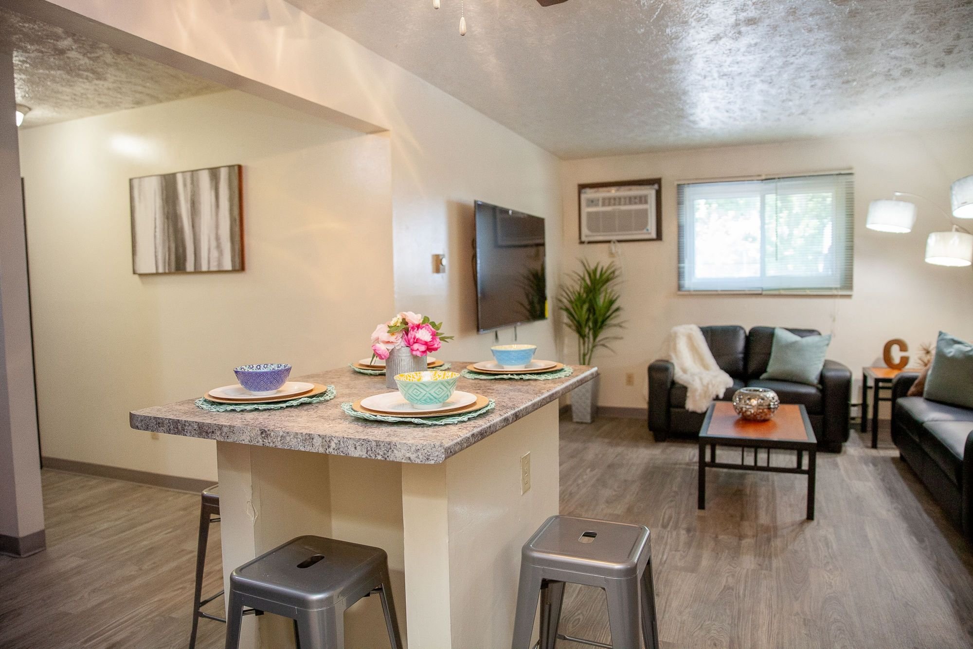114 W Willow