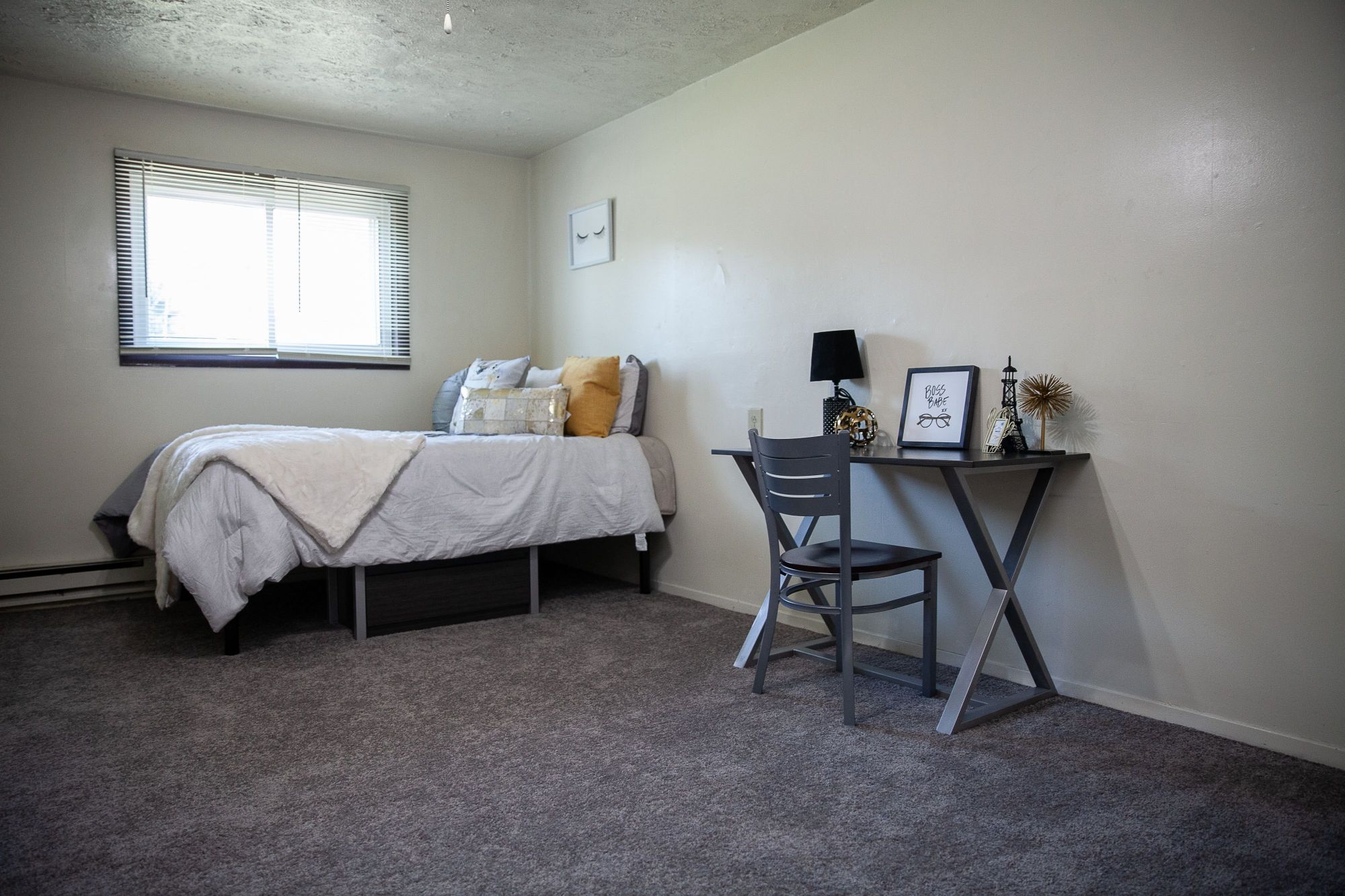 114 W Willow