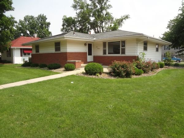 1219 Hovey Ave