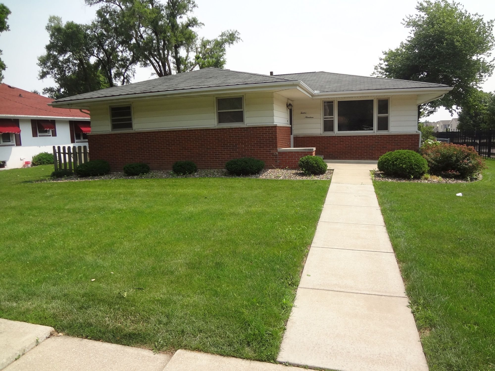 1219 Hovey Ave