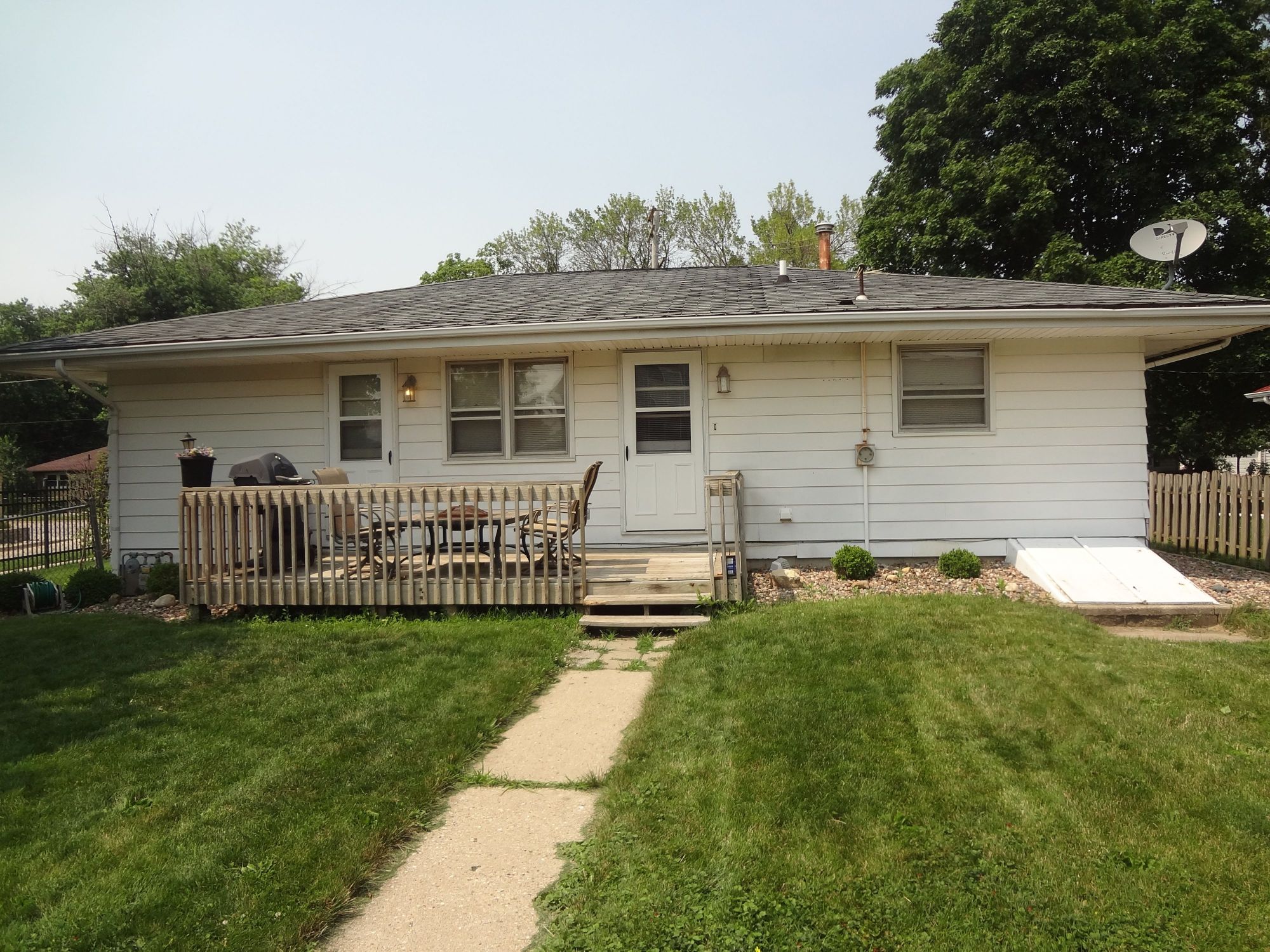 1219 Hovey Ave