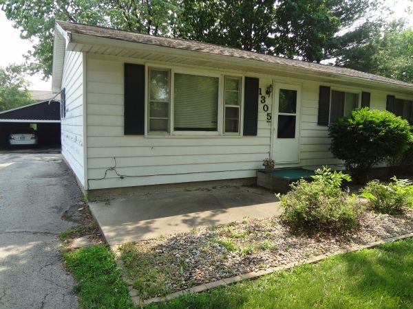 1305 Hovey Ave