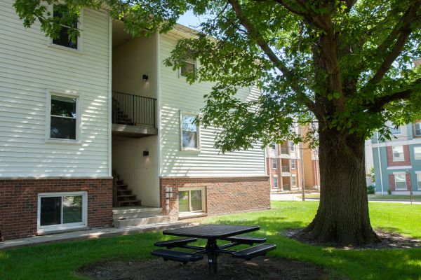801 Kingsley St. 