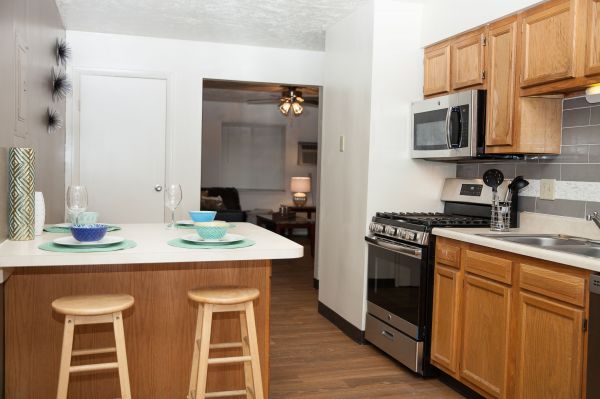 606 S. Linden (Sugar Creek Apartments)