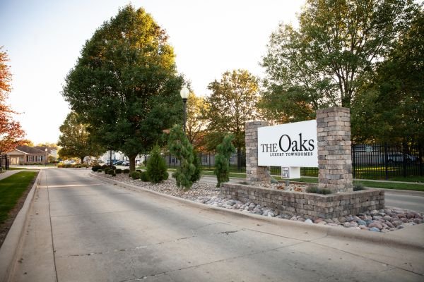 The Oaks Luxury Townhomes - Phase II