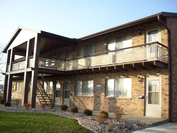 606 Dry Grove