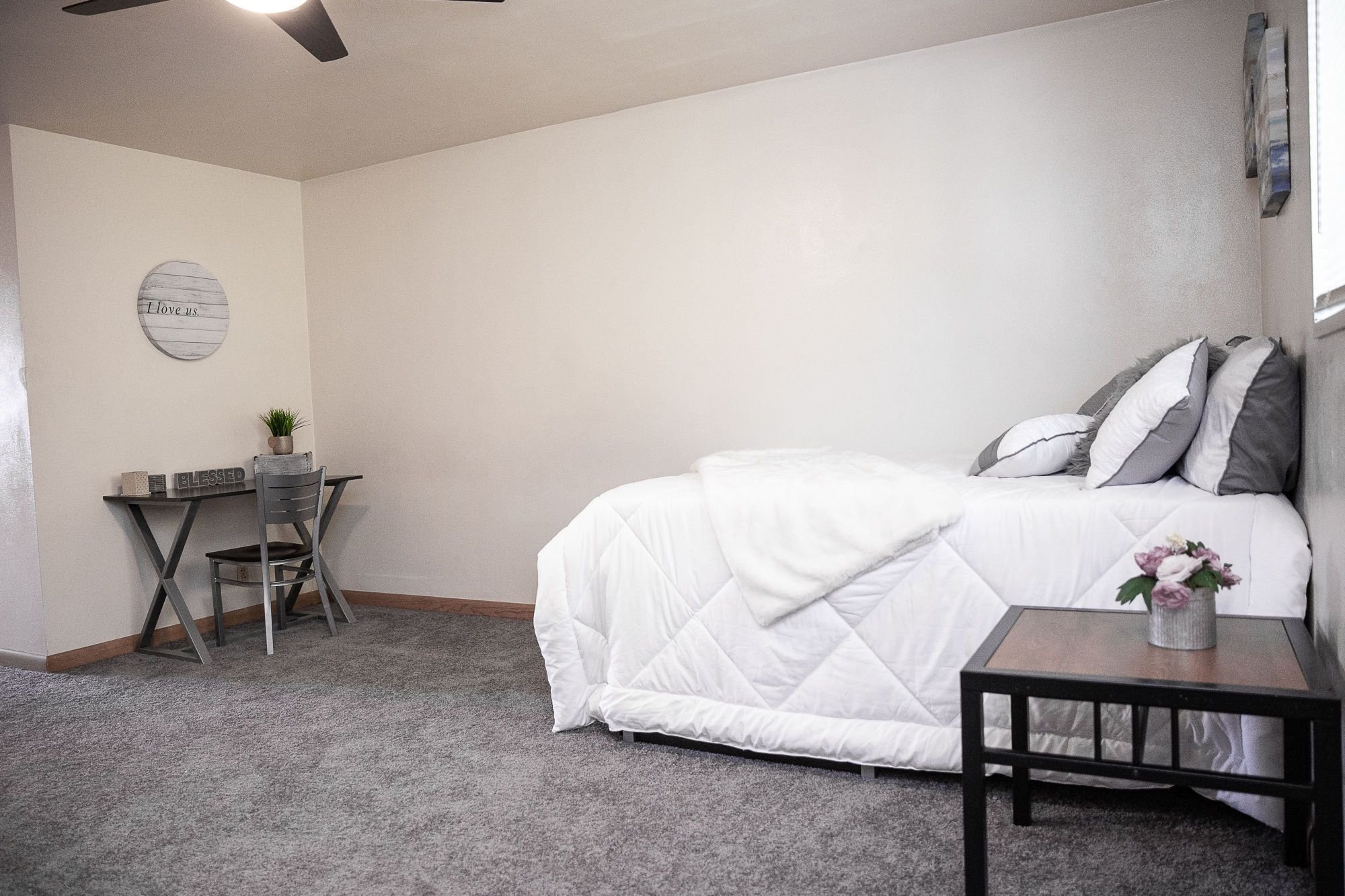 606 Dry Grove