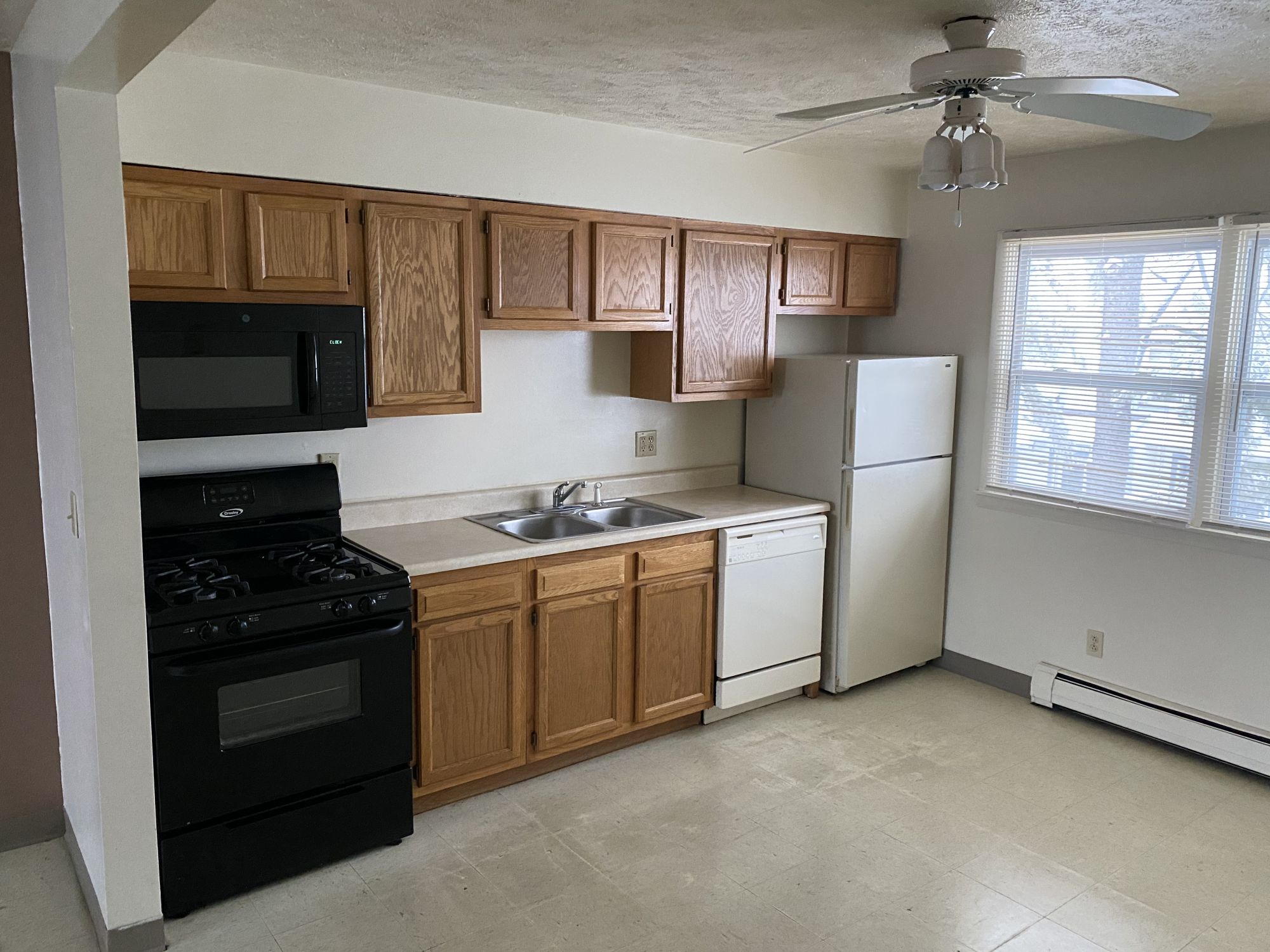 Crestwood Apartments 