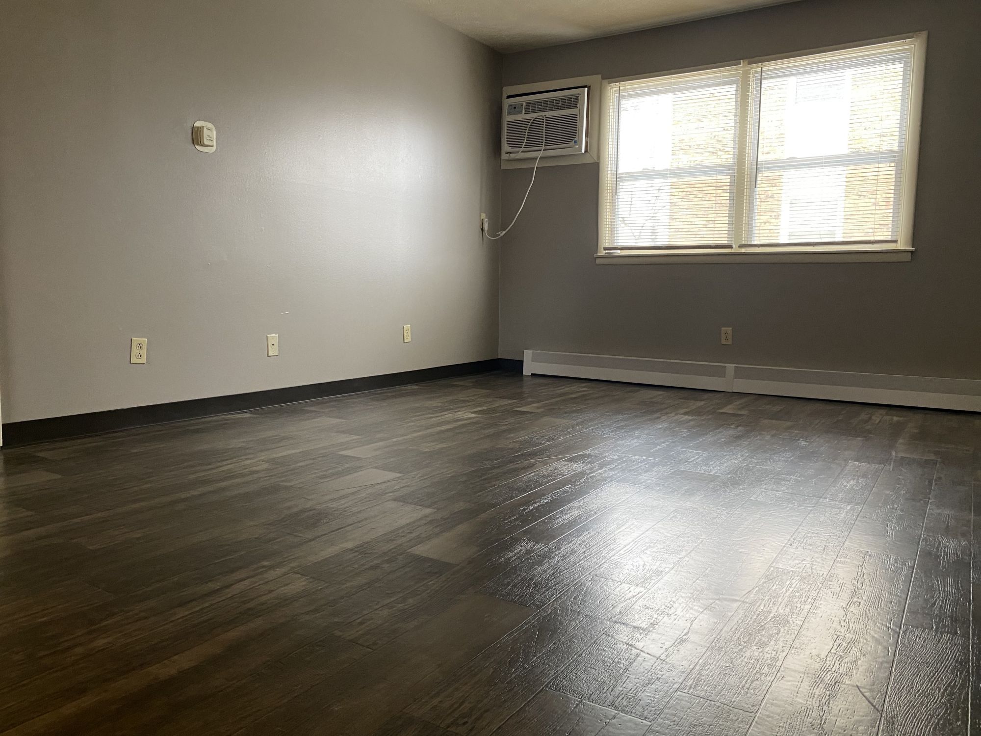 Crestwood Apartments 