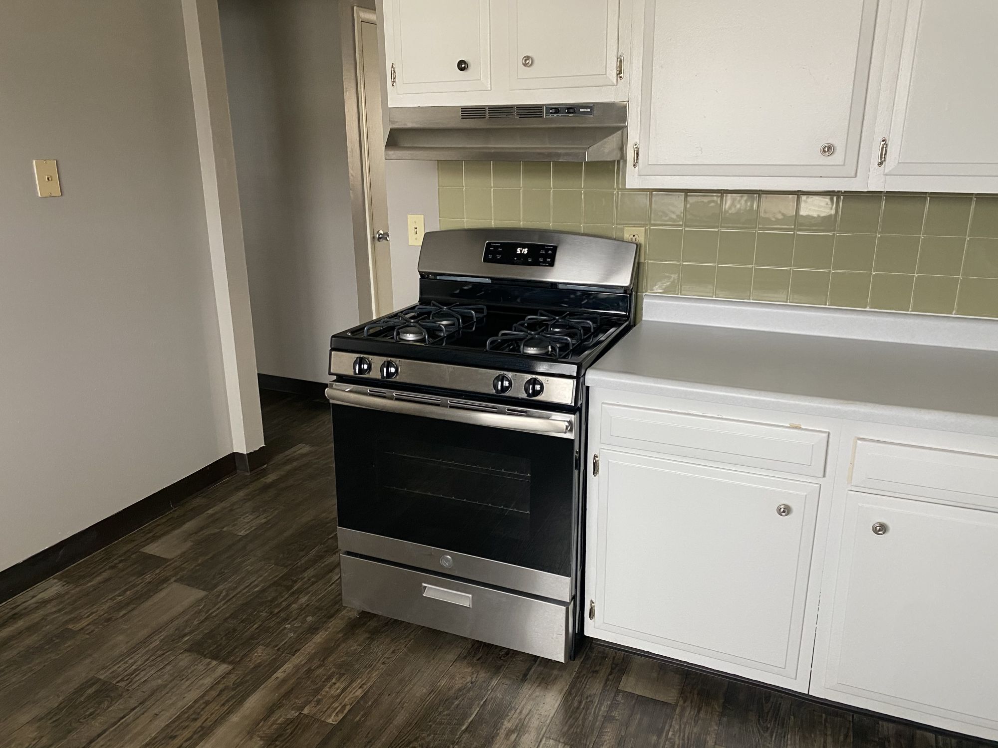 Crestwood Apartments 