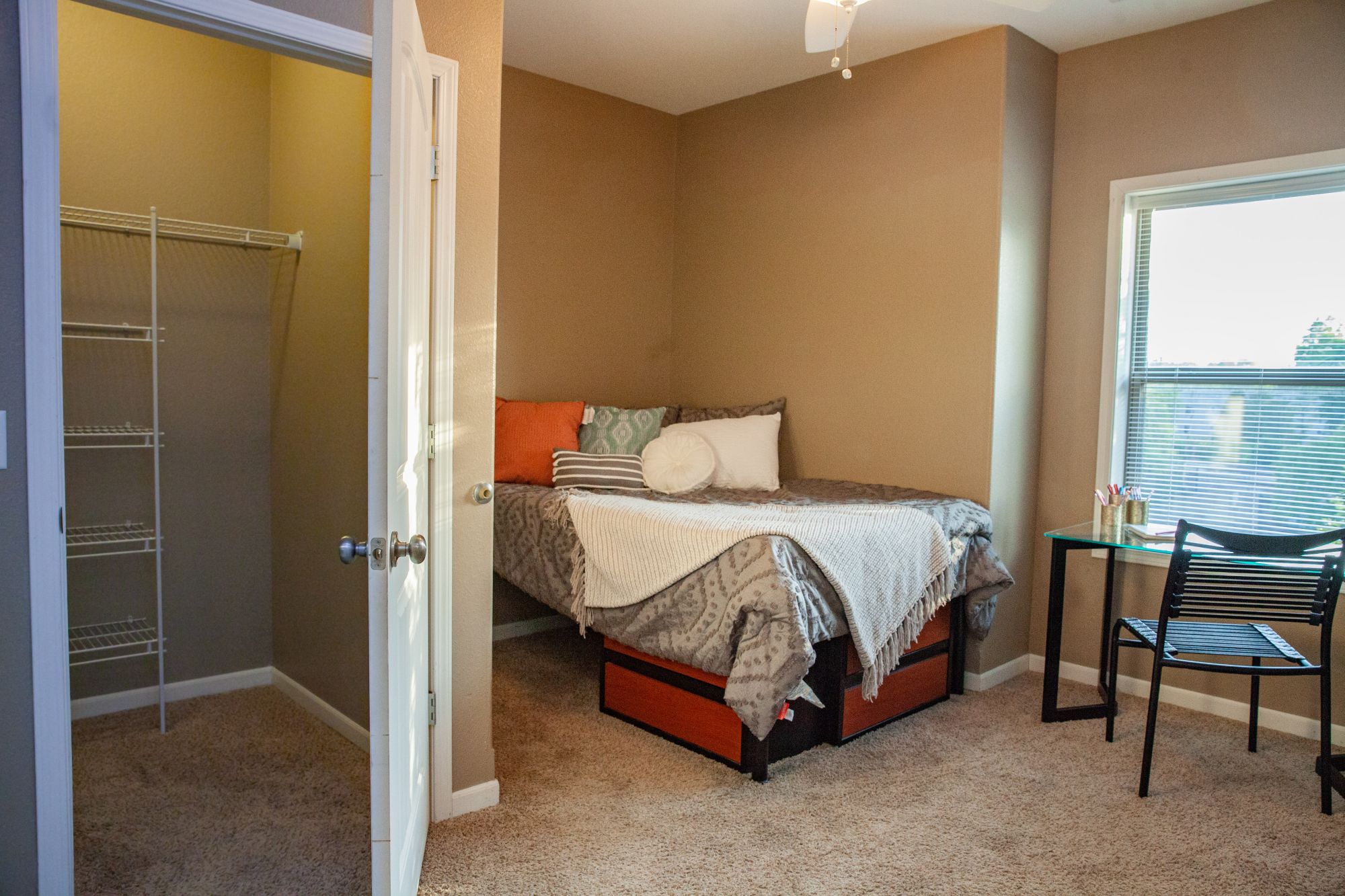 1010 Lofts on Main (2 Level Townhomes)