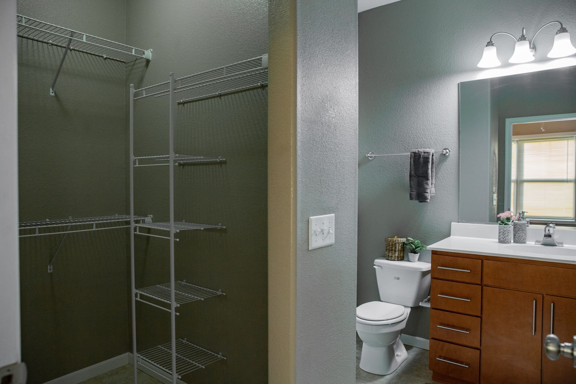 1010 Lofts on Main (2 Level Townhomes)