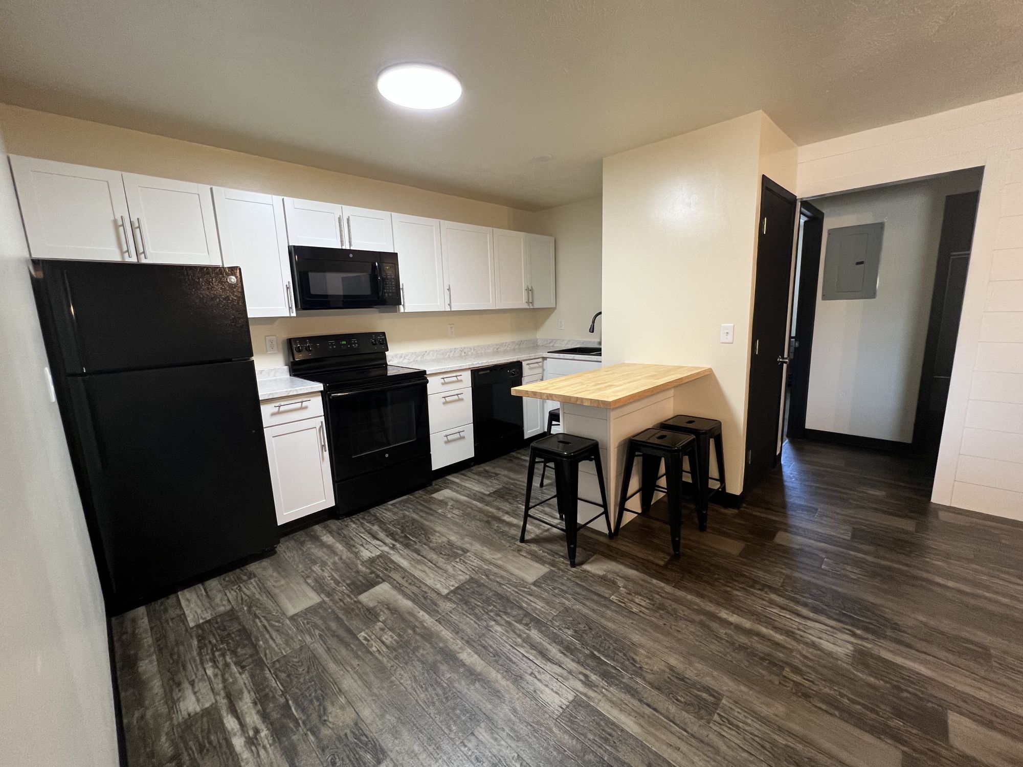 206 W. Locust
