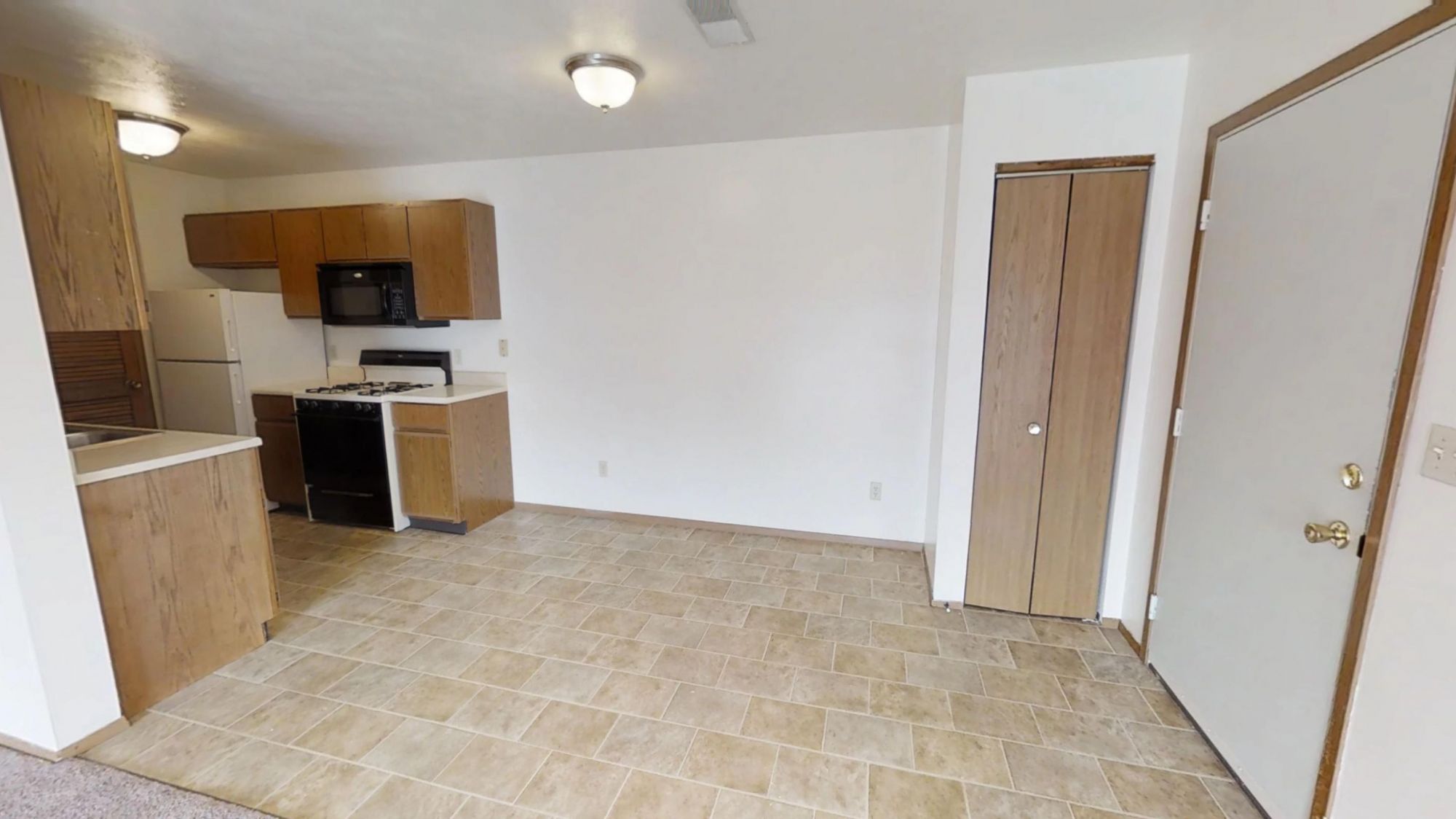 2921 Lisa Dr