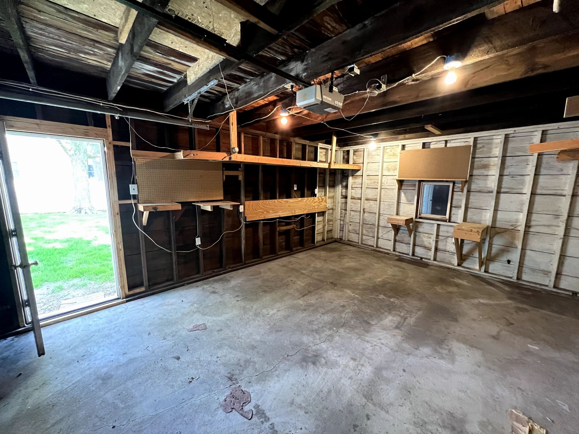 705 Hale