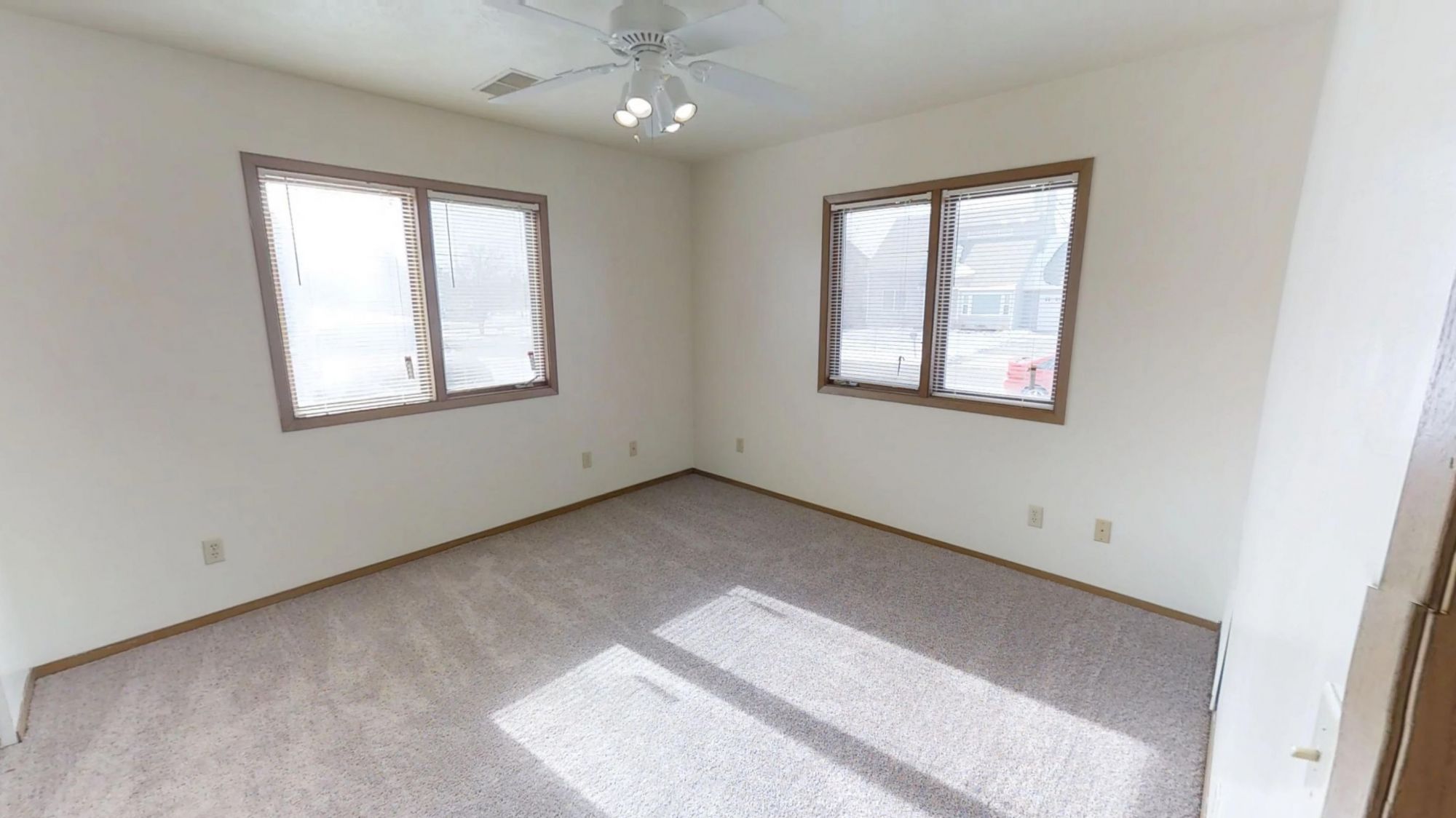 2921 Lisa Dr