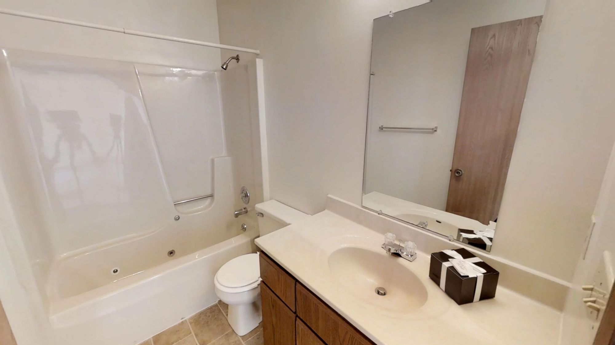 2921 Lisa Dr