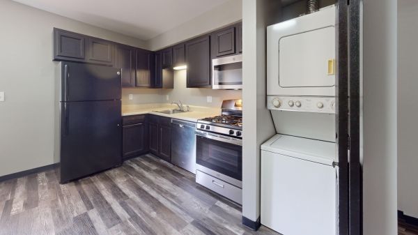 606 S. Linden (Sugar Creek Apartments)