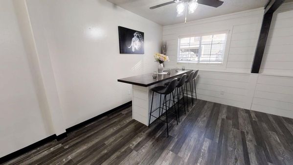 104 W. Cherry St 