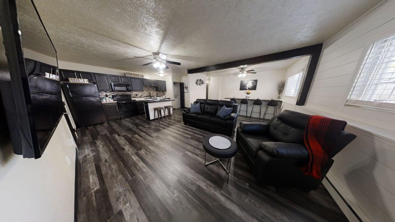 104 W. Cherry St 