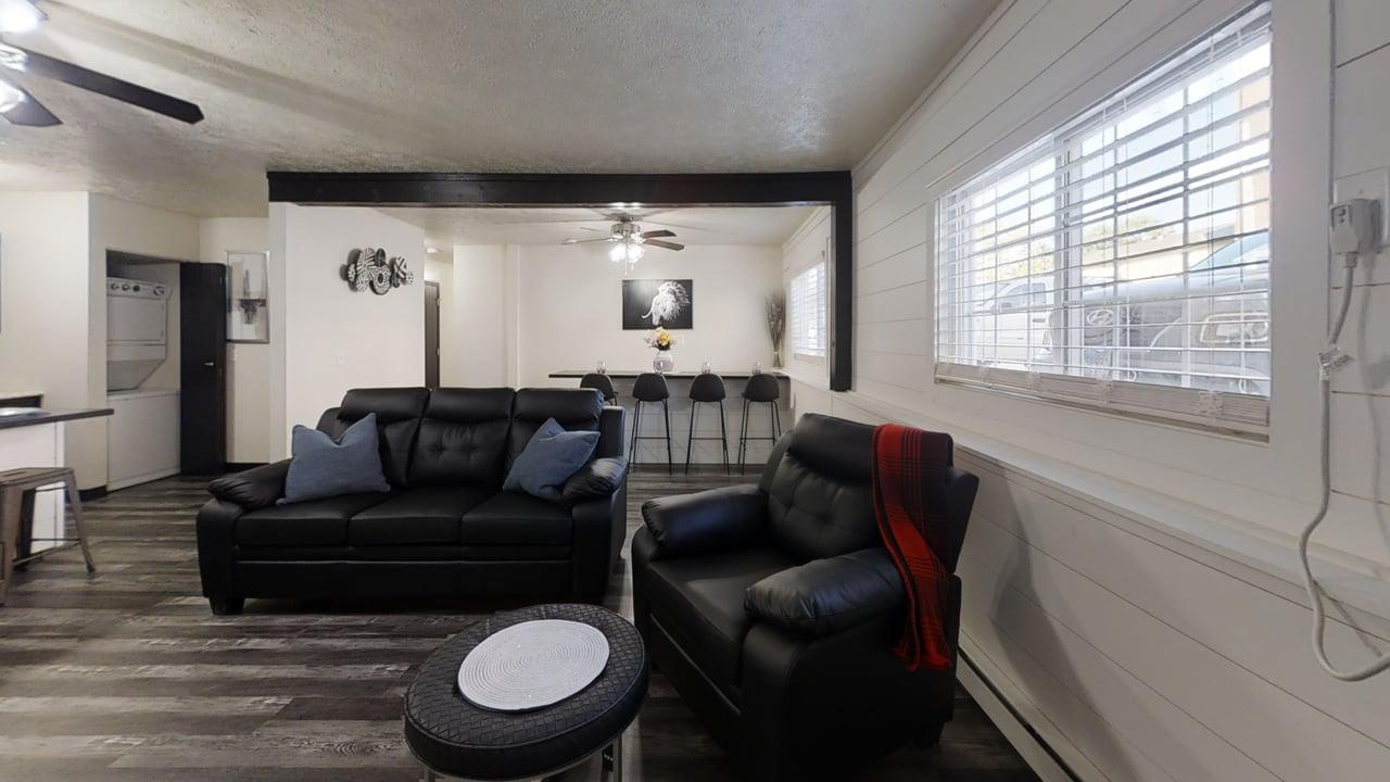 104 W. Cherry St 