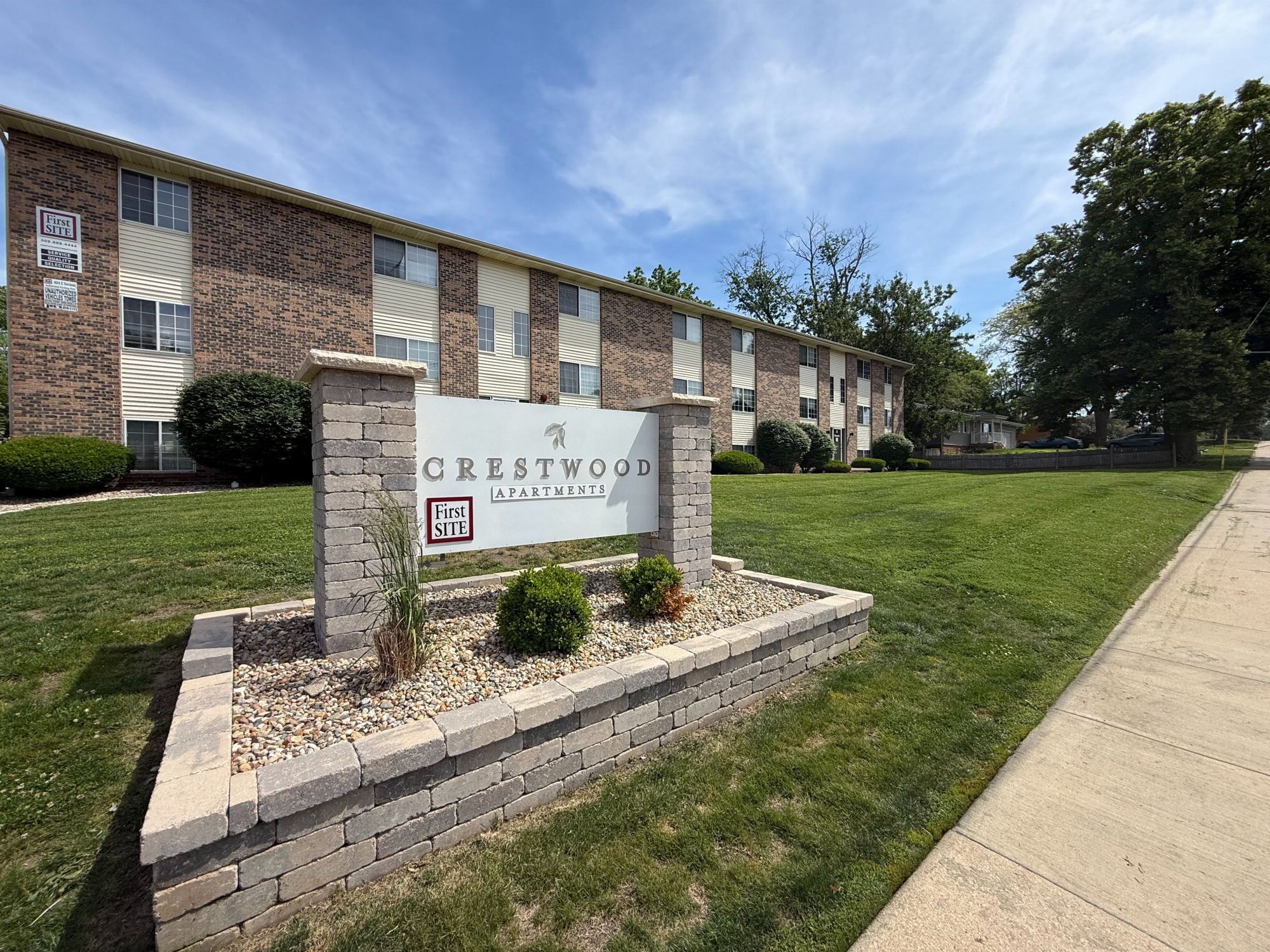 Crestwood Apartments 