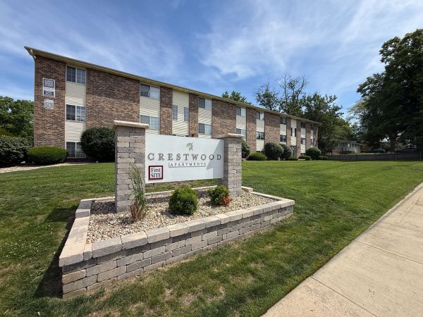 Crestwood Apartments