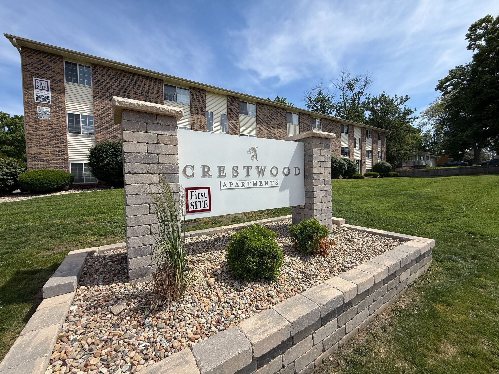 Crestwood Apartments 