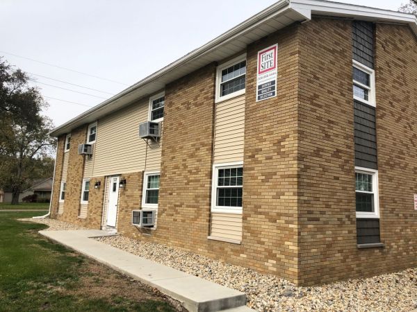 1120 - 1122 W. College Ave