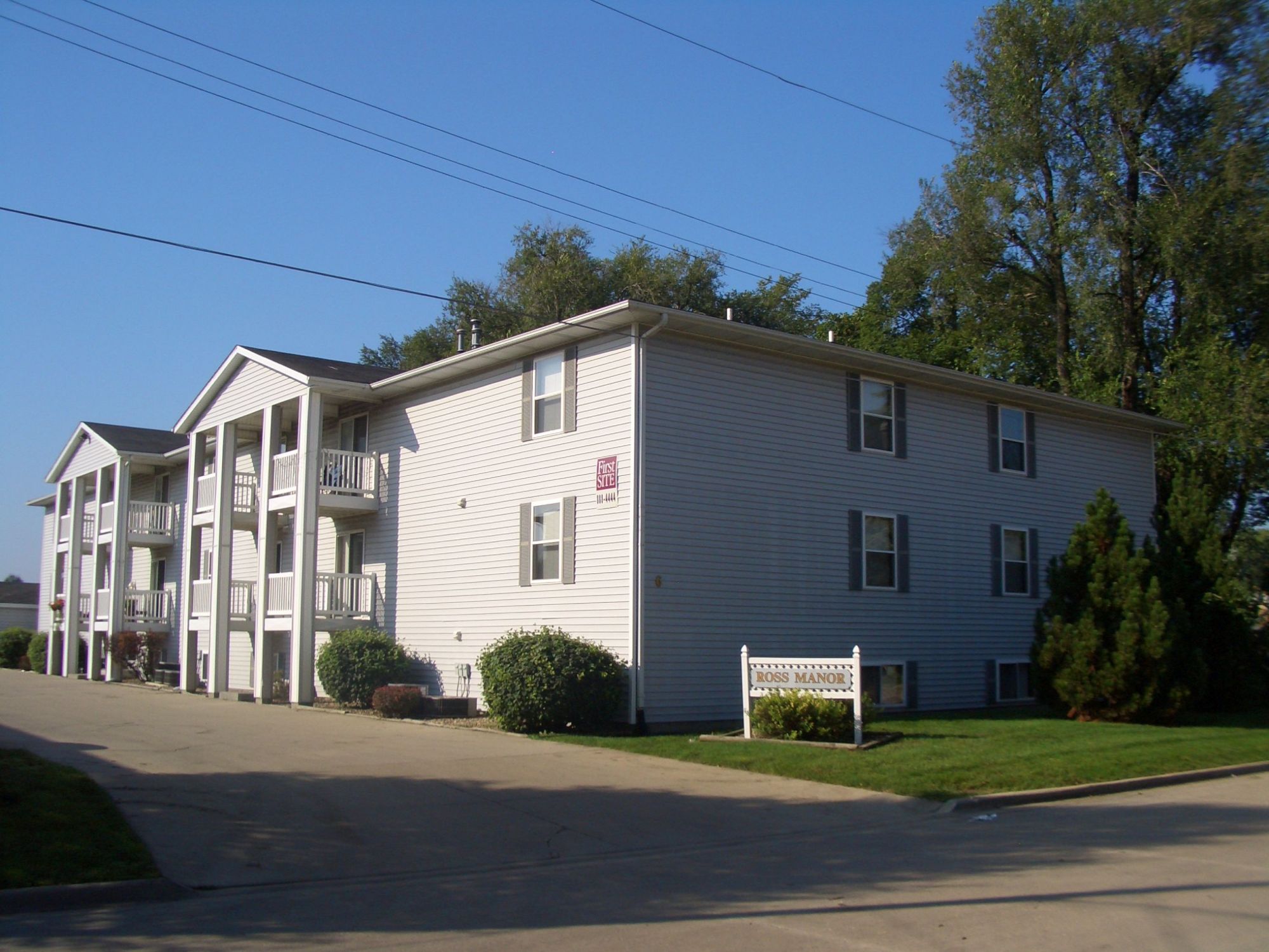6 Ross Dr.(Ross Manor)