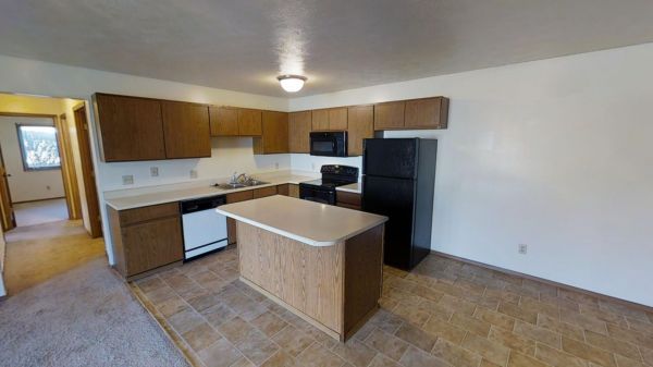 2921 Lisa Dr.