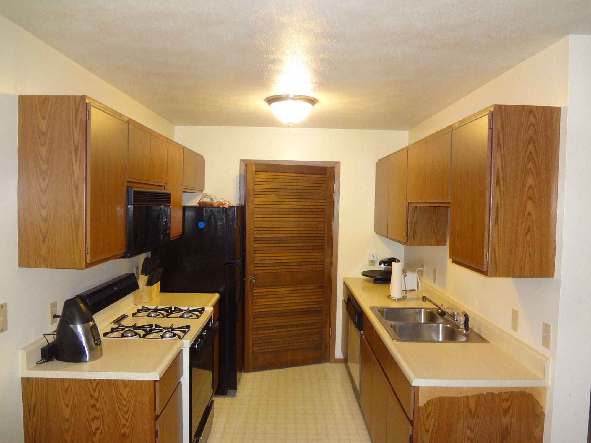 2921 Lisa Dr.