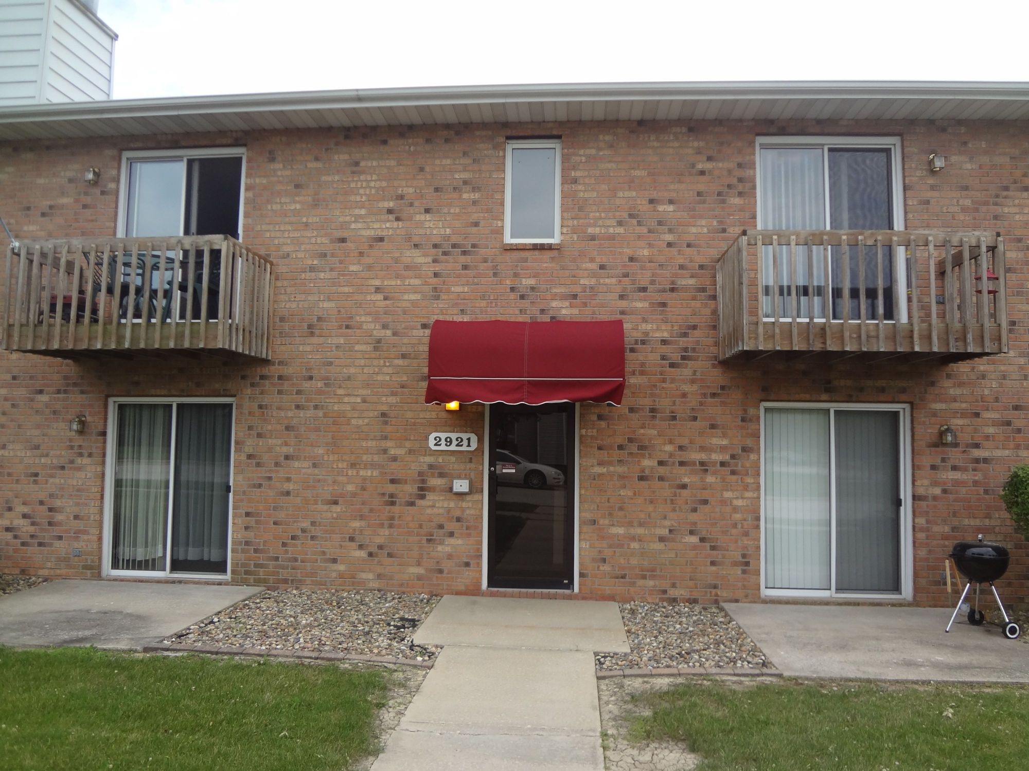 2921 Lisa Dr.